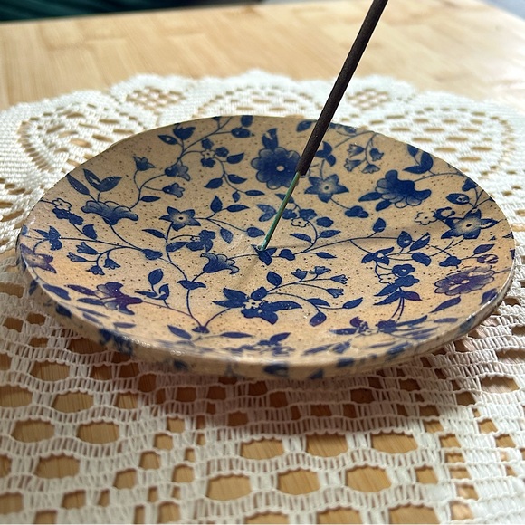 Ceramic incense holder - Picture 4 of 5